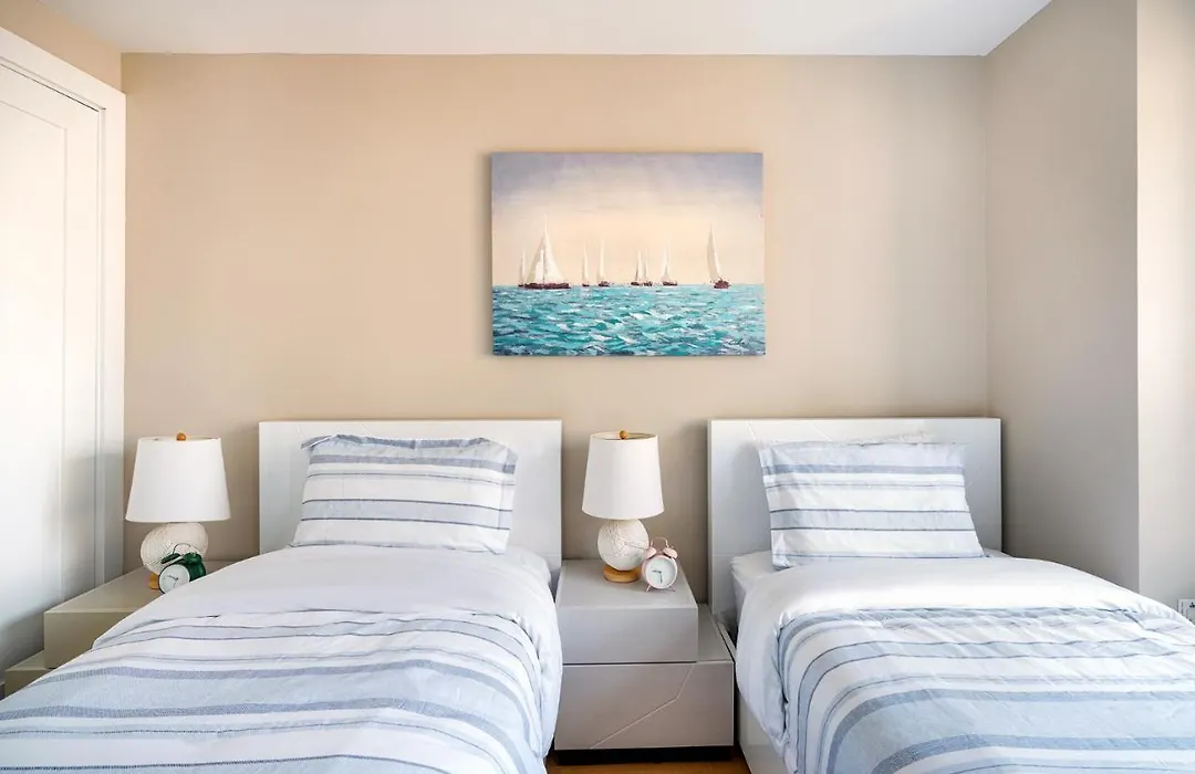 Gorgeous 2 Beds 2 Baths By Central Park-1