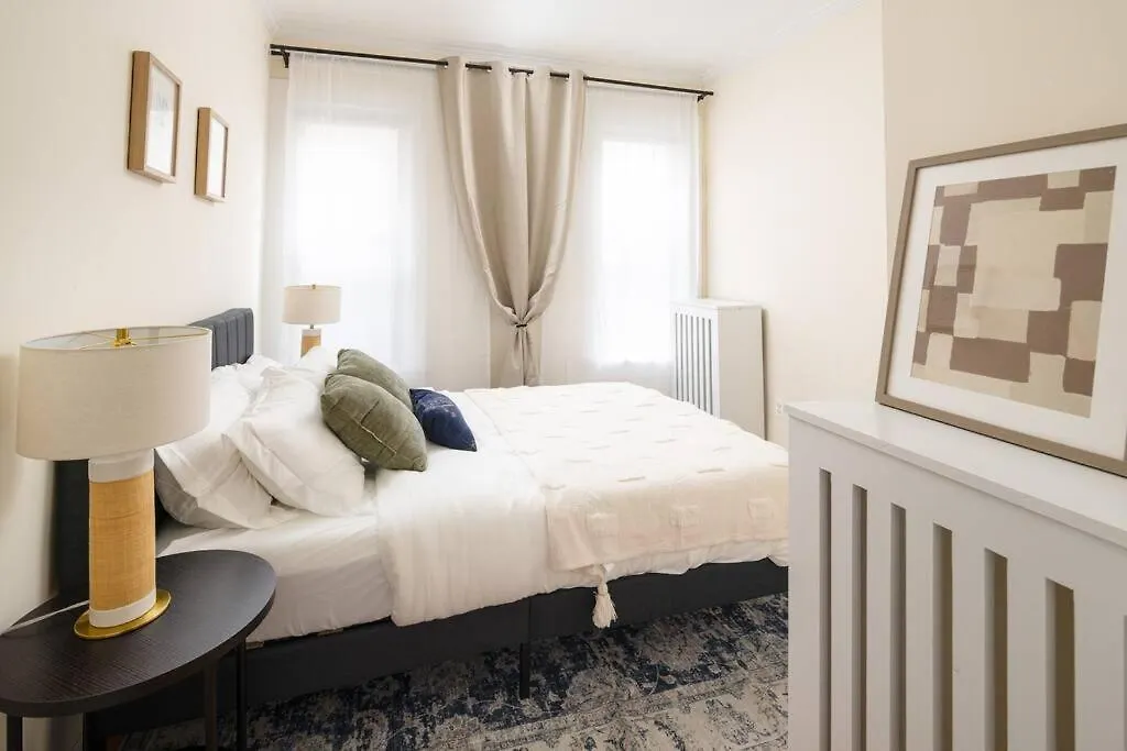 Spacious 3Bd Apartment In Williamsburg-1