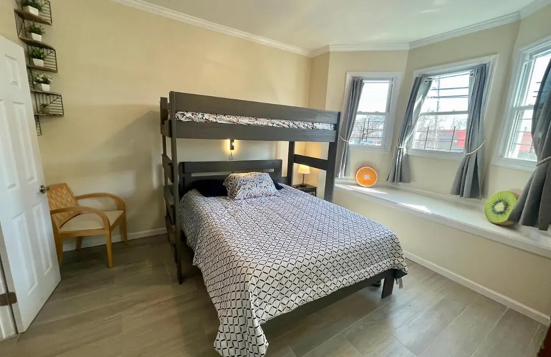 New York City Private Bedroom Near The Free Ferry Boat!-1