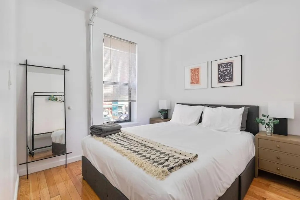 Lovely 3 Bedroom Apartment In Nyc 2-1