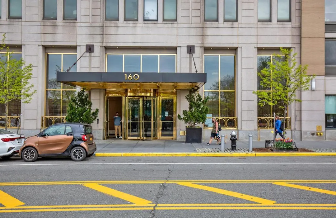 Uws 1Br W Gym Doorman Nr Julliard Nyc-832-1