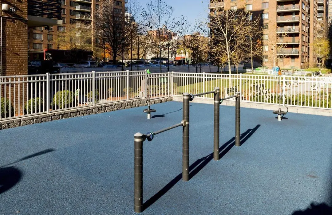 Uws 2Br W Elevator Doorman Gym Nr Central Park Nyc-1001-1