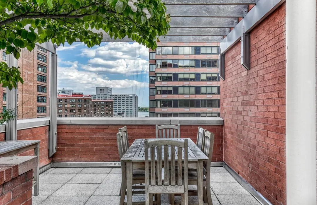 Ues Studio W Dm Elevator Gym Nr Central Park Nyc-920-1