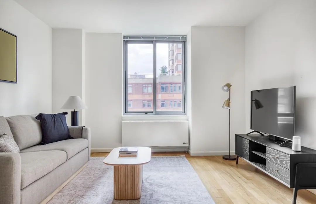 Lic 1Br W Doorman Gym Pool Nr E River Nyc-690-1