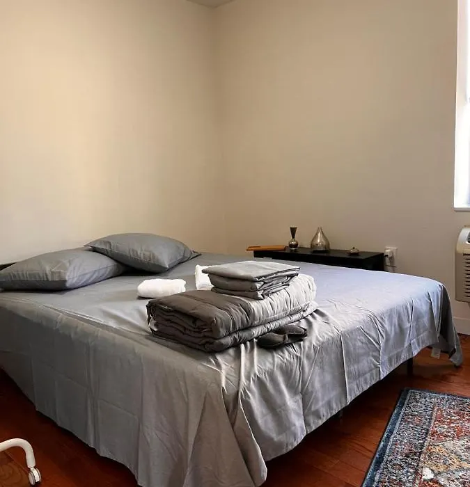 Lovely 2-Bedroom Condo In Brooklyn W/Parking-1