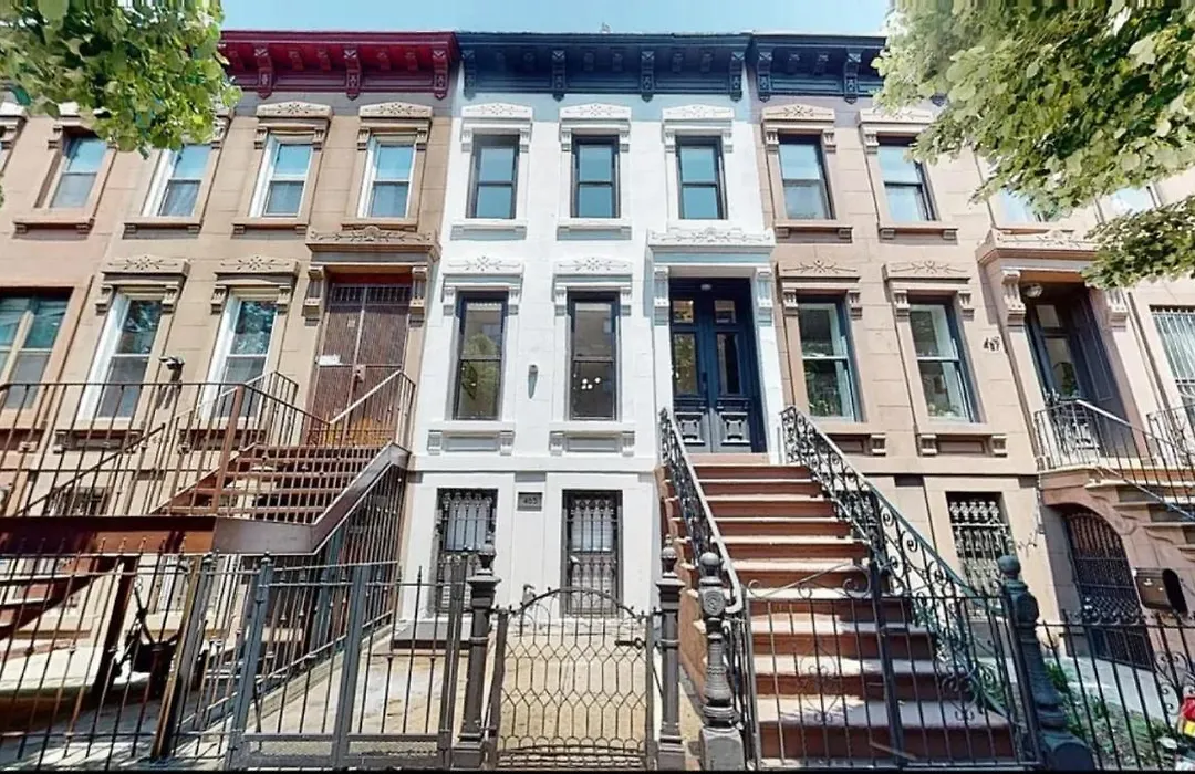 Exotic Bedford Avenue Guest In Brooklyn-1