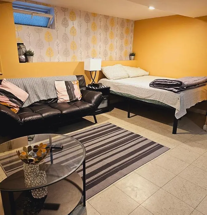 Tidy Queens Apartment-1