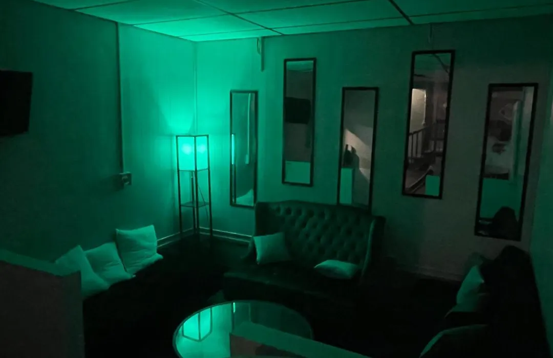 Luxury Suites Boutique Hotel And Lounge-1