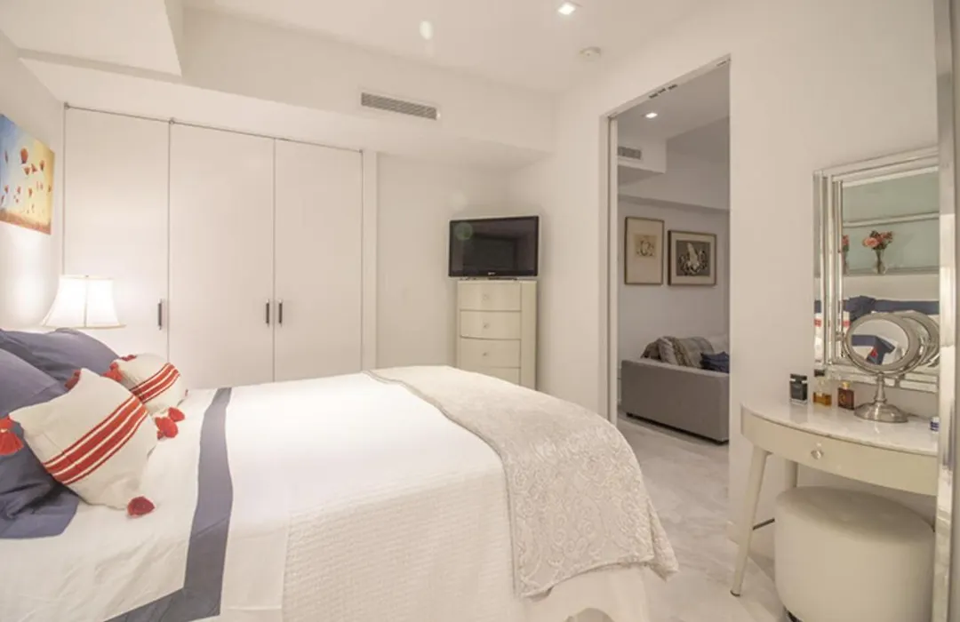Experience Luxury Living In The Heart Of New York City With This Exquisite Home-1