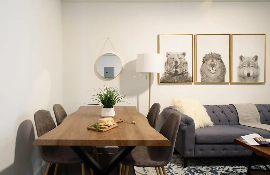 39-1 Renovated 3Br Prime Midtown West-1