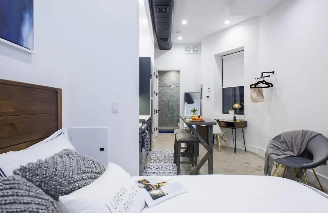 3-2 New Prime E Village Private Outdoor!-1
