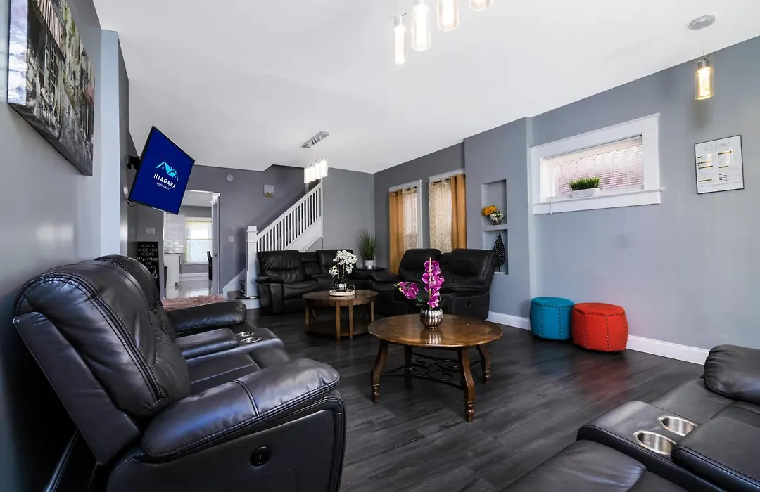Sprawling 8Br Home Ideal For Large Groups In Niagara Falls Ny-1