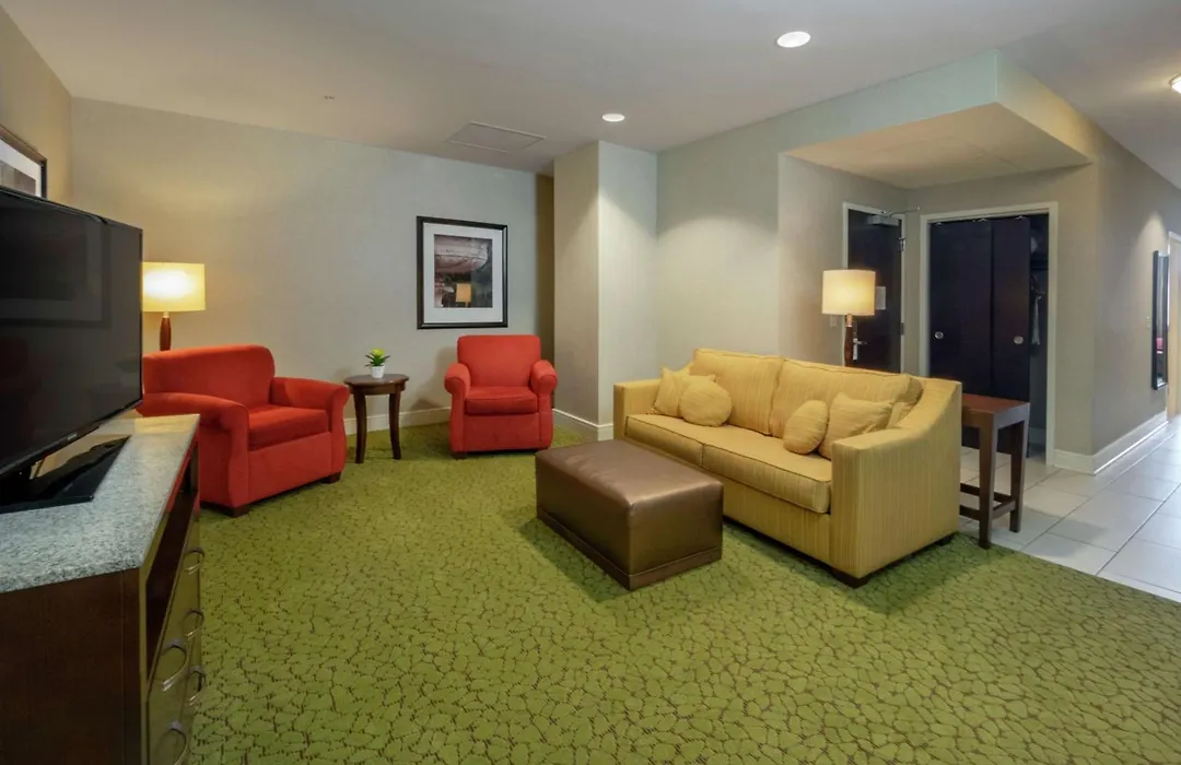 The Hilton Garden Inn Buffalo-Downtown-1