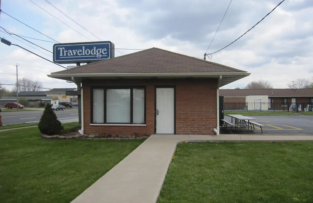 Travelodge By Wyndham Niagara Falls - New York-1