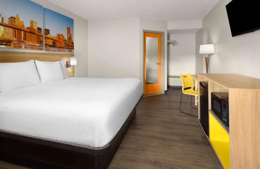 Days Inn & Suites By Wyndham Albany-1