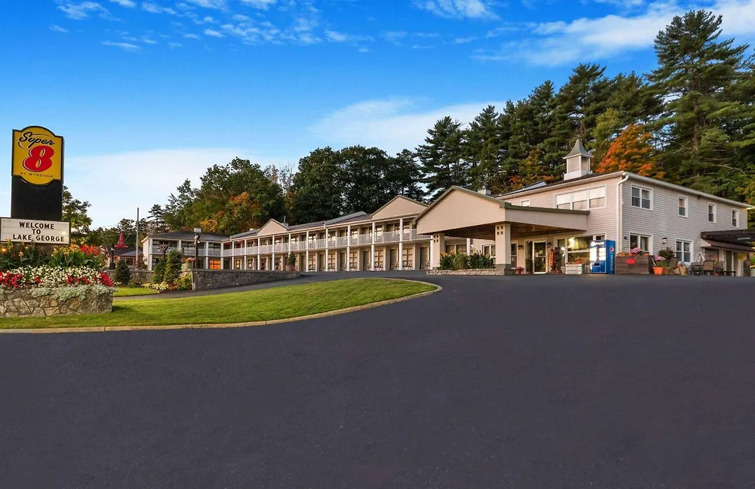 Super 8 By Wyndham Lake George/Downtown-1