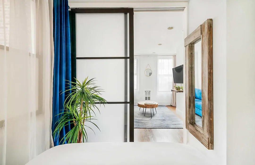 69-3A Prime Les Modern Brand New 1Br-1