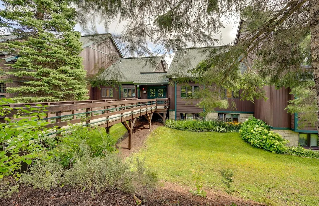 Lake Placid Condo W/ Patio - Walk To Beach!-1