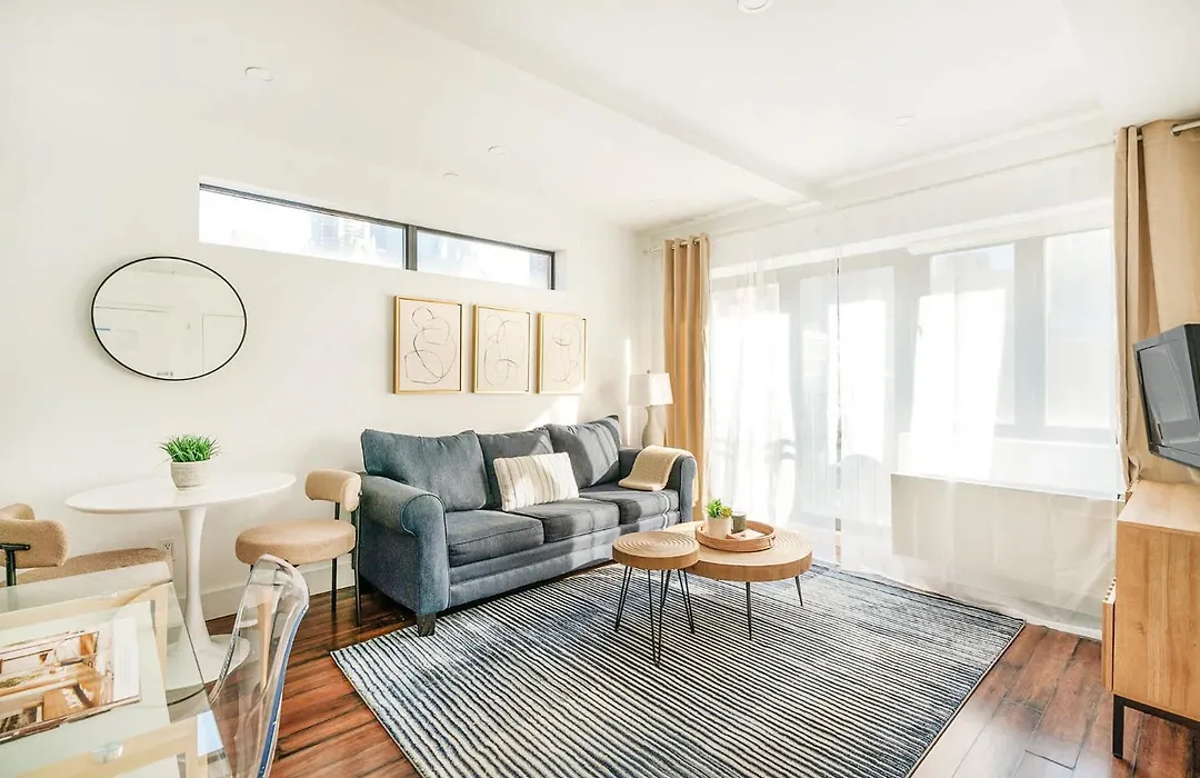809-5A Gorgeous New 1Br Heart Of Midtown-1