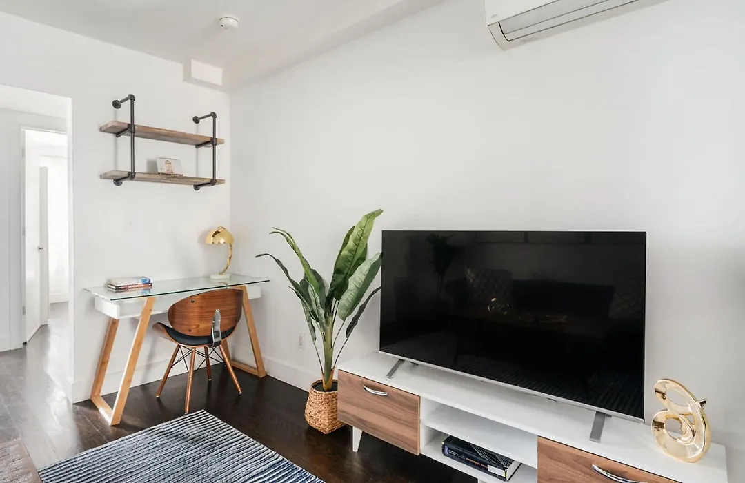 39-2 Renovated 3Br Prime Hudson Yards Area-1