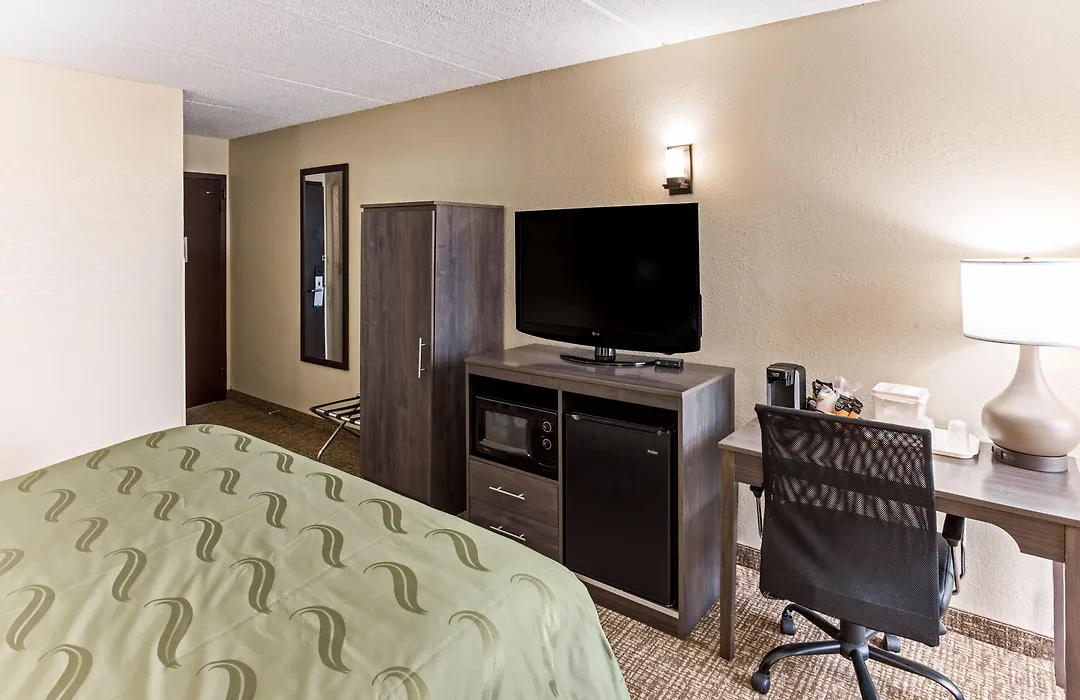 Quality Inn & Suites Plattsburgh-1