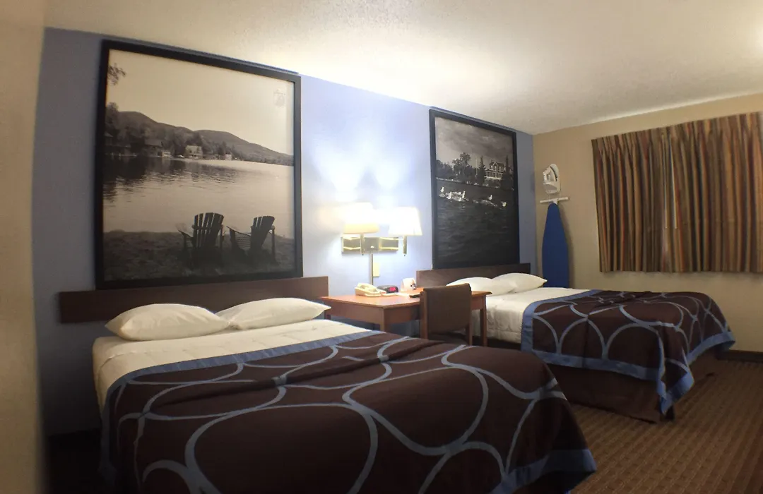 Super 8 By Wyndham Johnstown/Gloversville-1