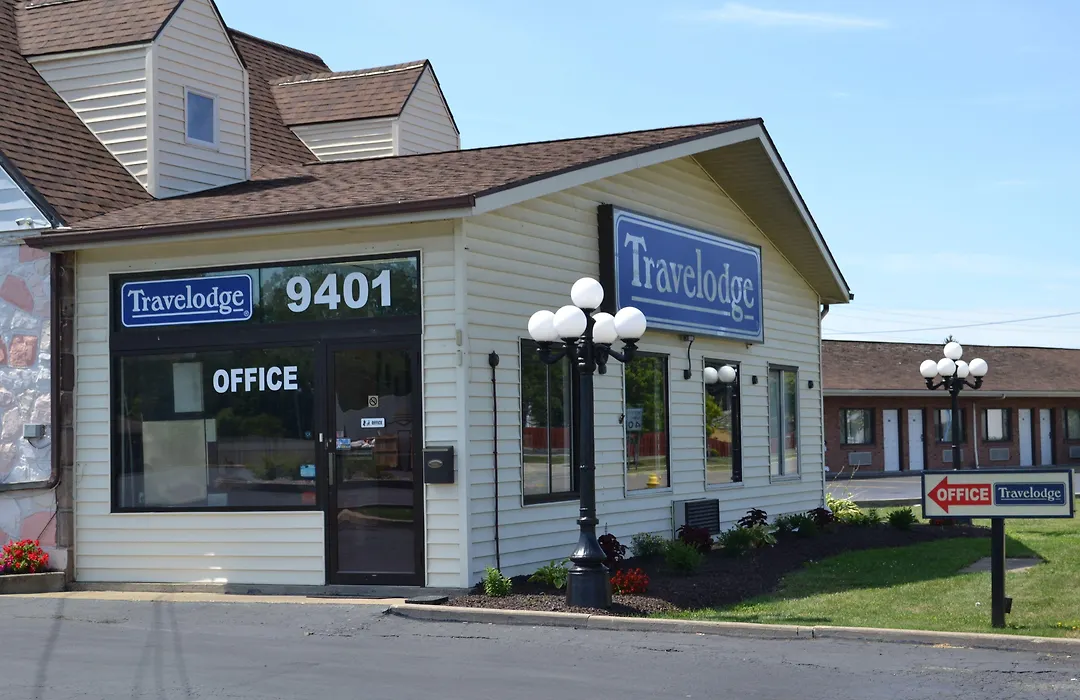 Travelodge By Wyndham Niagara Falls - New York-1