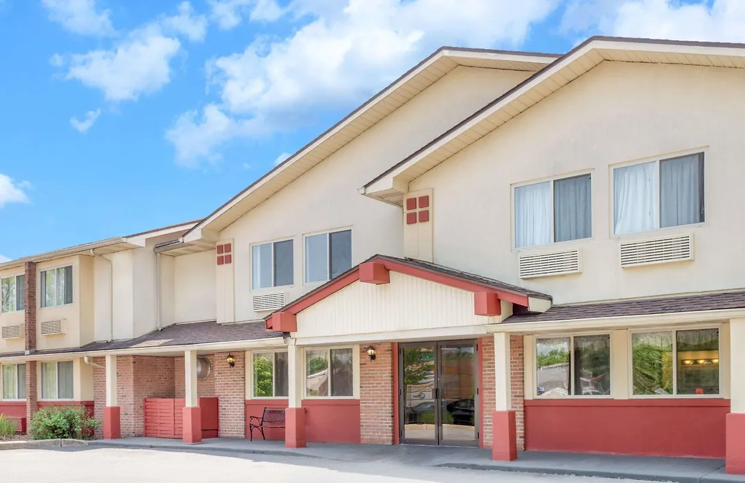Super 8 By Wyndham Kingston-1