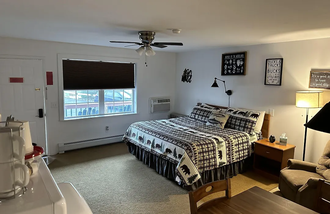 Maple Leaf Motel-1