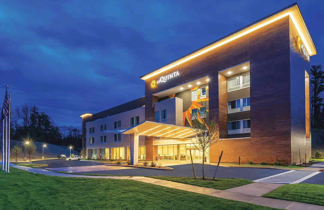 La Quinta Inn & Suites By Wyndham Clifton Park Saratoga Area 1749 Route 9-1