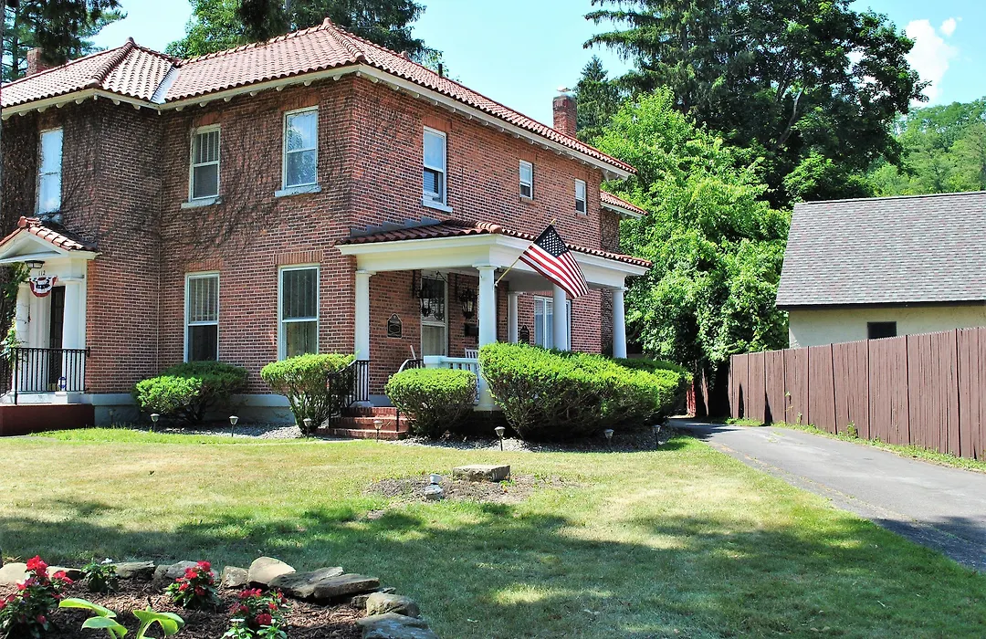 Grand Colonial Bed And Breakfast-1