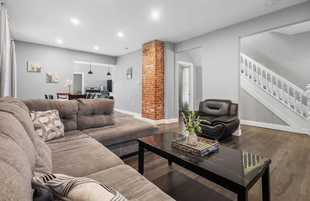 Modern 5Br Home Perfect For Families-1