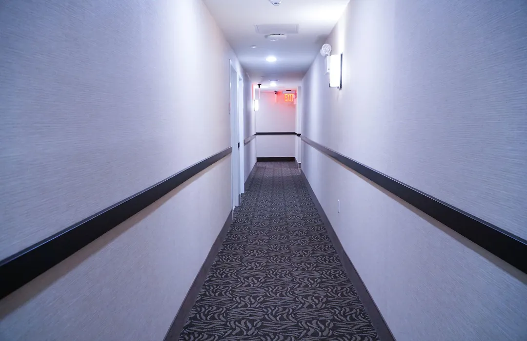 Hotel Mint JFK Airport-1