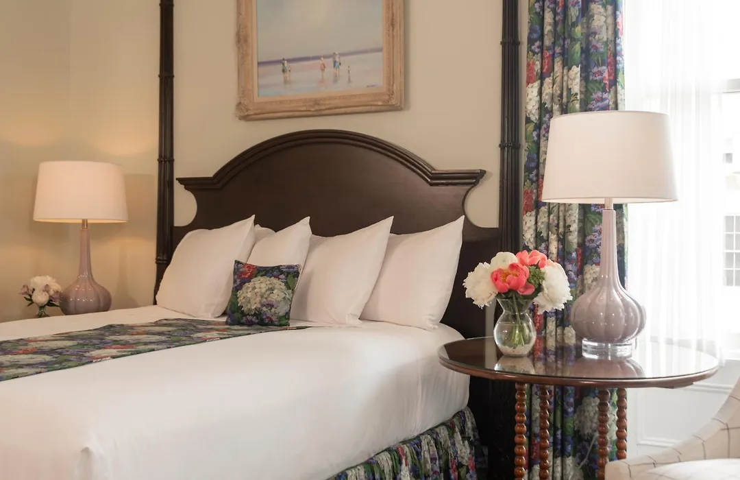 Saratoga Arms Hotel-1