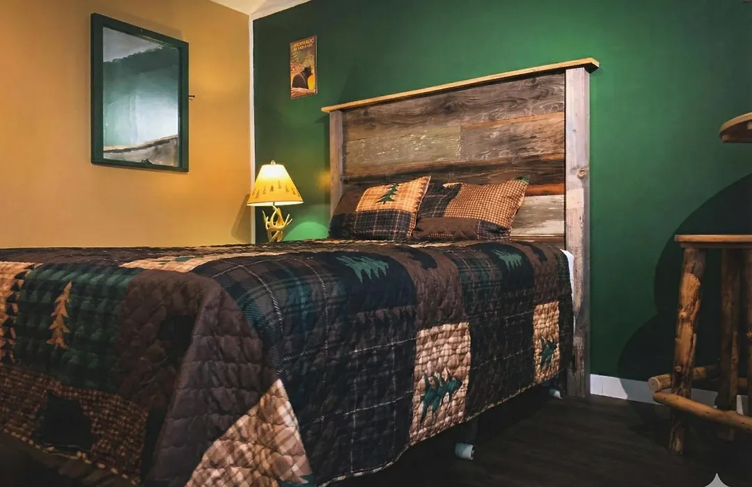 Motel Montreal-1