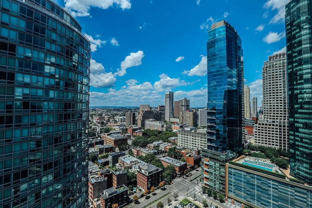 Liberty Towers - A Premier Furnished Apartment-1