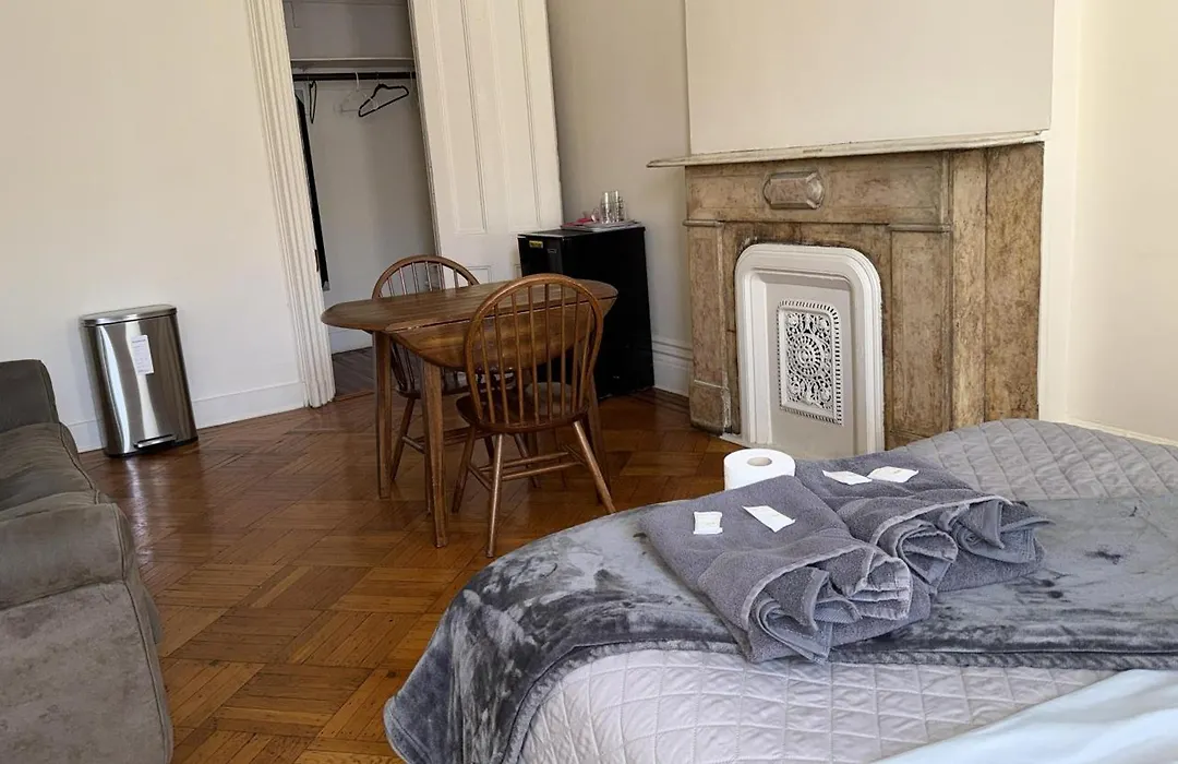 New York City Guest House 2-1