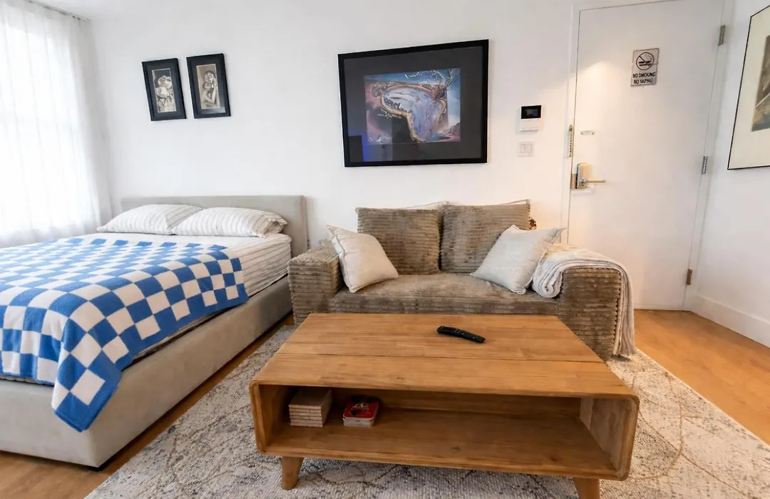 Nyc Studio With Private Bathroom & Kitchenette-1