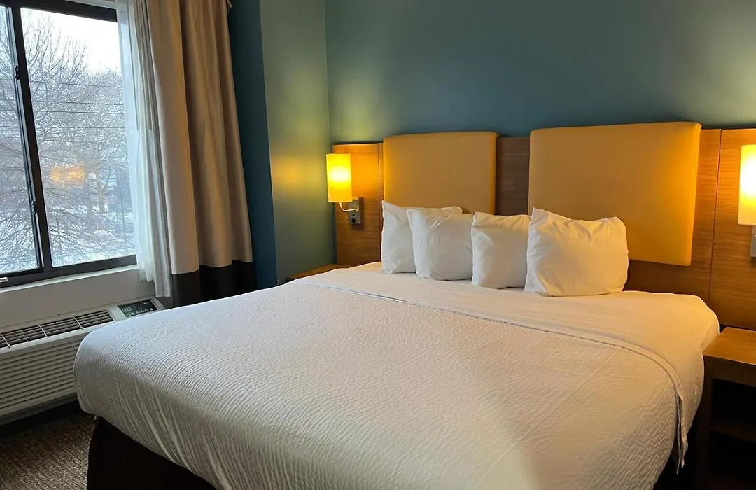 Days Inn By Wyndham Brooklyn Marine Park-1