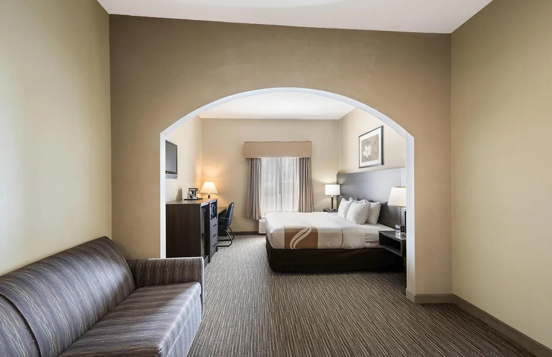 Quality Inn & Suites Fishkill South Near I-84-1