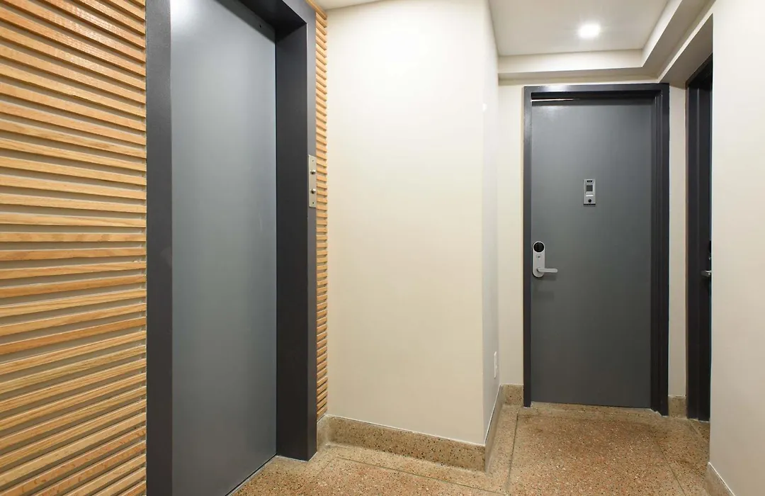 75-5A Luxury 3Br Duplex W D In Unit Elevator-1