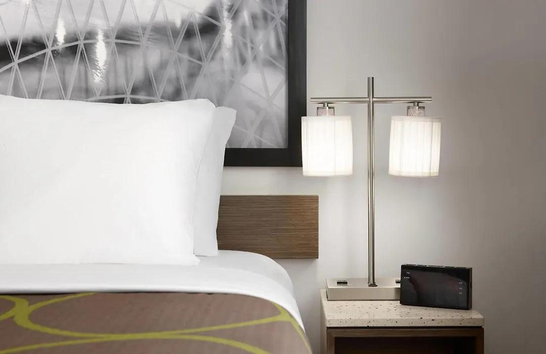 Super 8 By Wyndham Bronx Near Stadium-1