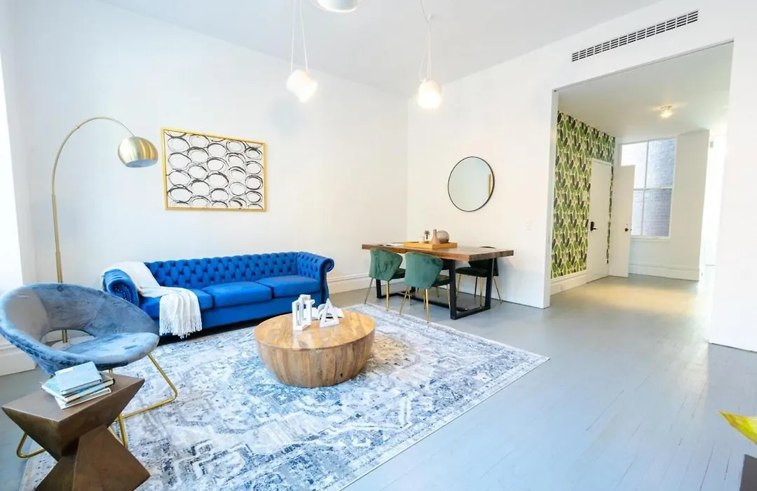 E10-2 Designer East Village Townhouse 1Br W D-1