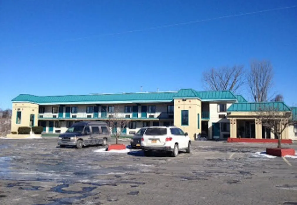 Econo Lodge Utica-1