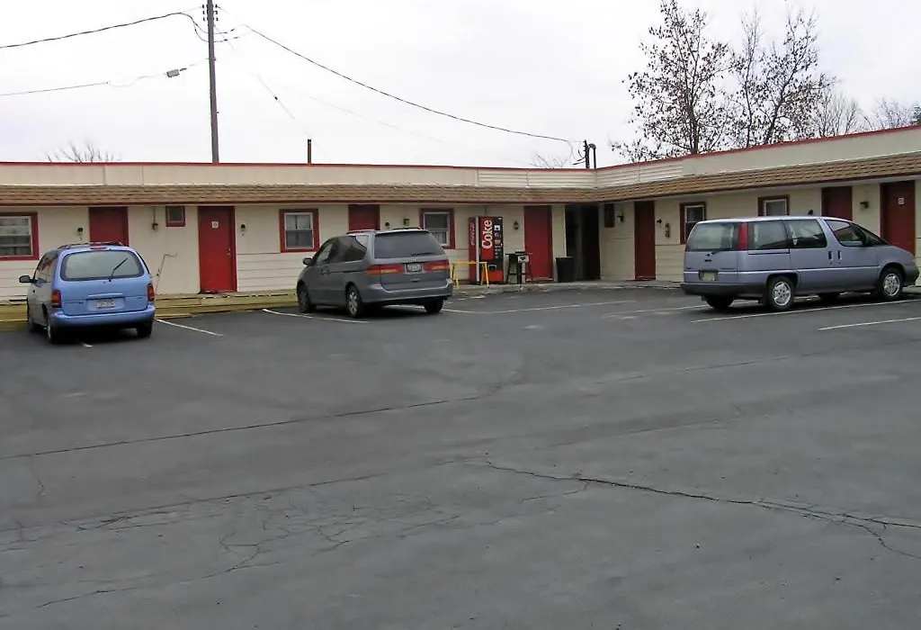Watertown Budget Inn-1