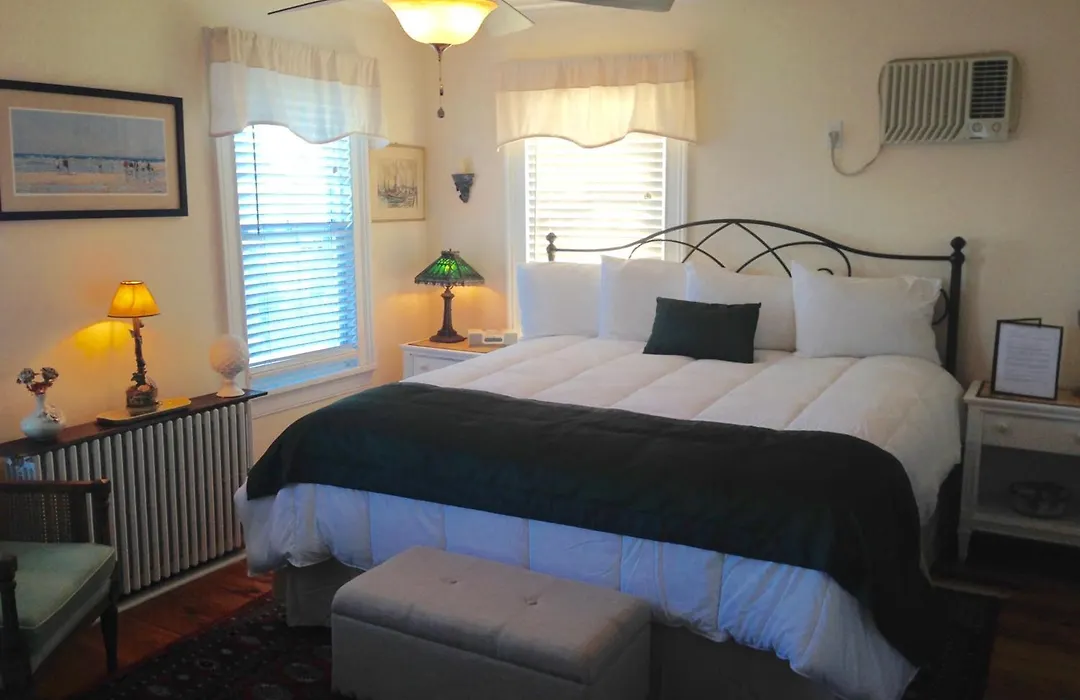 The Stirling House Waterfront Inn Greenport-1