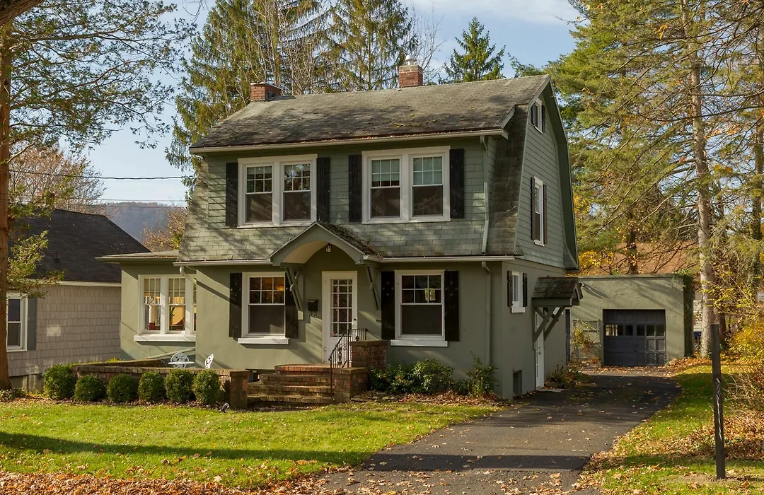 Enchanted Cottage On Glen-1