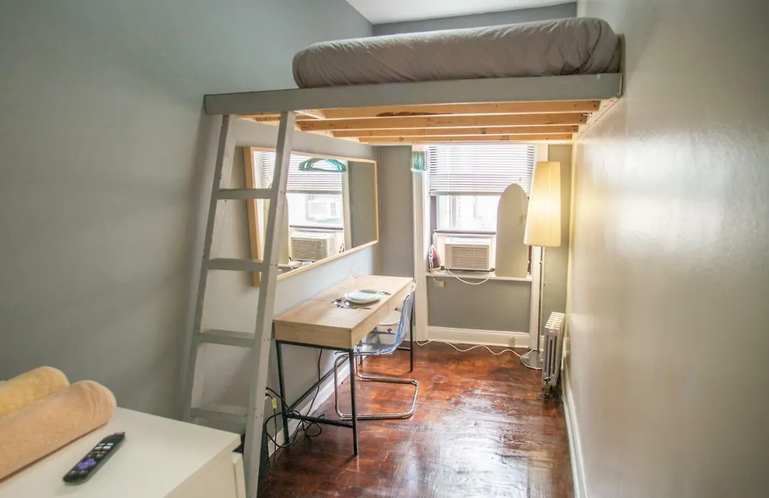 Private Room In A Shared Apartment 15 Minutes To Times Square!-1