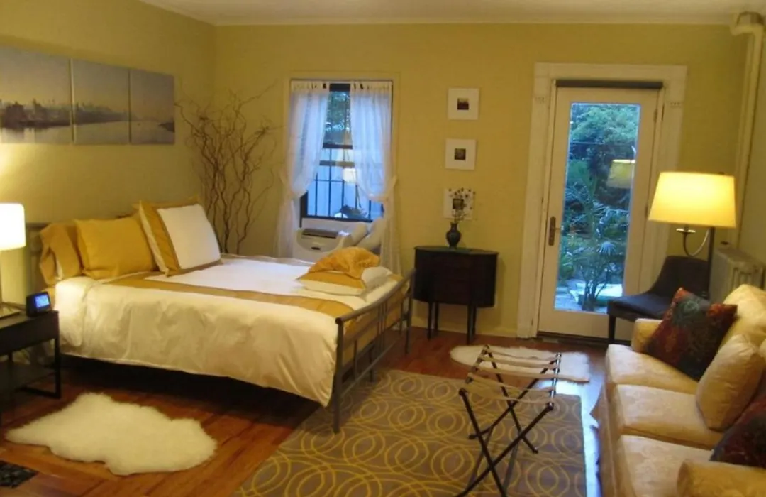 Fully Furnished Entire Floor Apartment In Historic Harlem-1