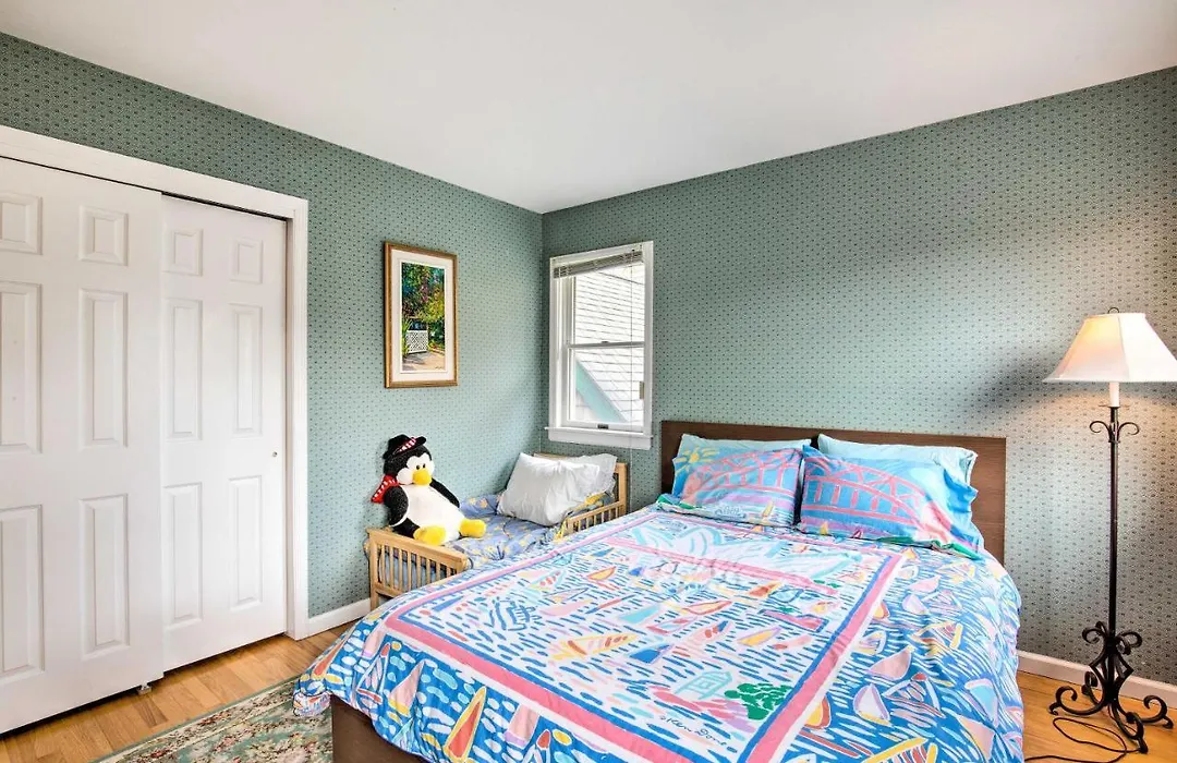 East Hampton Family Getaway Less Than 3 Mi To Beach!-1
